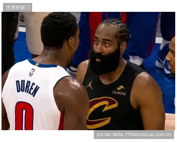 随着克利夫兰骑士在半决赛中胜出，NBA东部决赛对阵正式确定，将由纽约尼克斯对阵骑士。